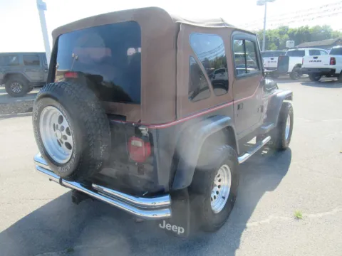More photos of 2000 Jeep Wrangler Sport at Farris Motor Company - Jefferson City, TN