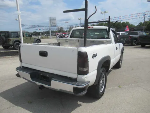 More photos of 2001 Chevrolet Silverado 1500 at Farris Motor Company - Jefferson City, TN