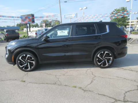 Photos of 2024 Mitsubishi Outlander SE for sale in Jefferson City, TN at Farris Motor Company - Jefferson City