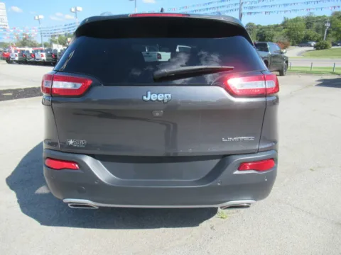More photos of 2016 Jeep Cherokee Limited at Farris Motor Company - Jefferson City, TN