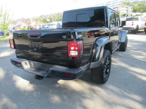 More photos of 2025 Jeep Gladiator Nighthawk at Farris Motor Company - Jefferson City, TN