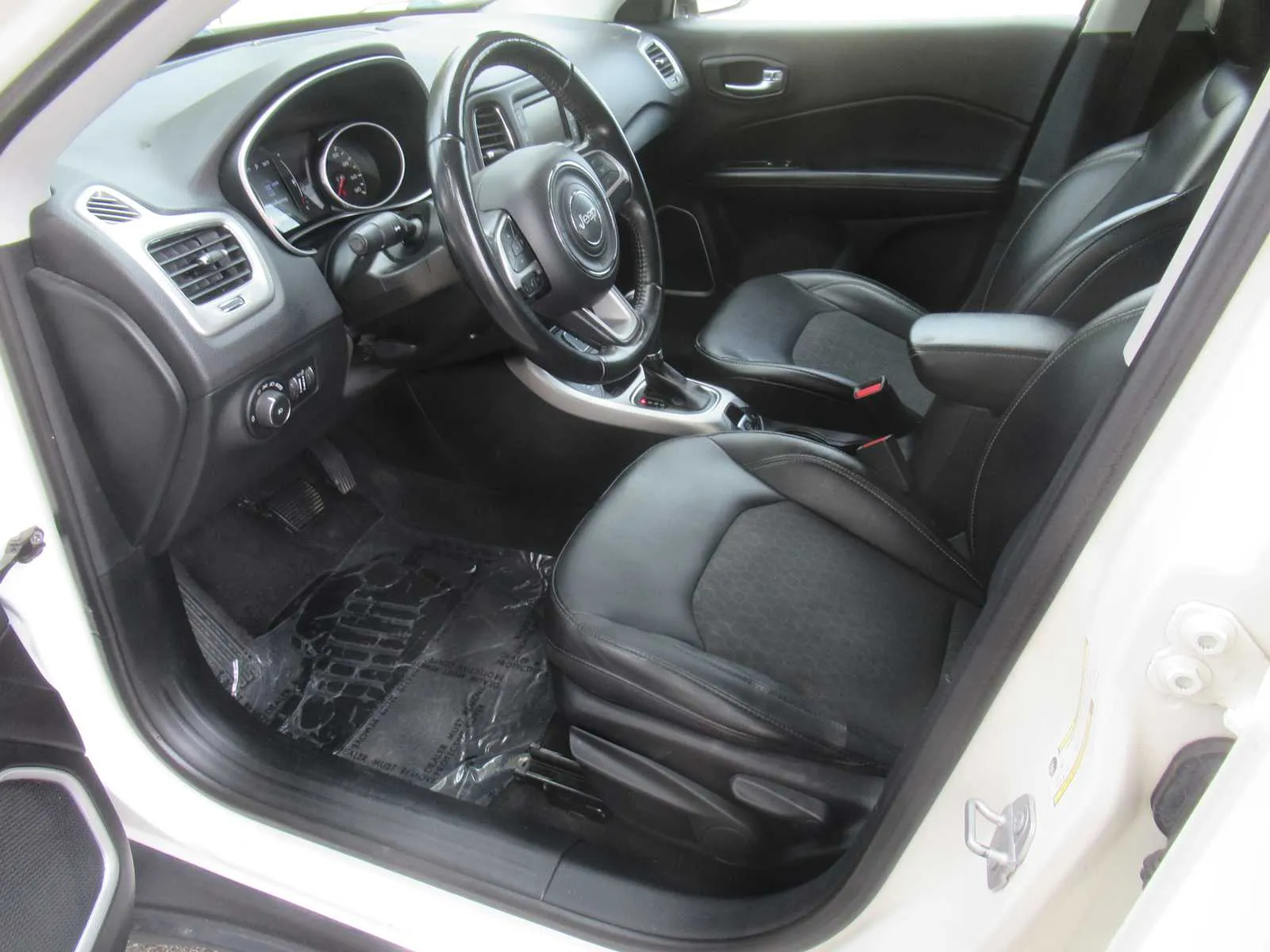 2018 Jeep Compass Latitude - Photo 13