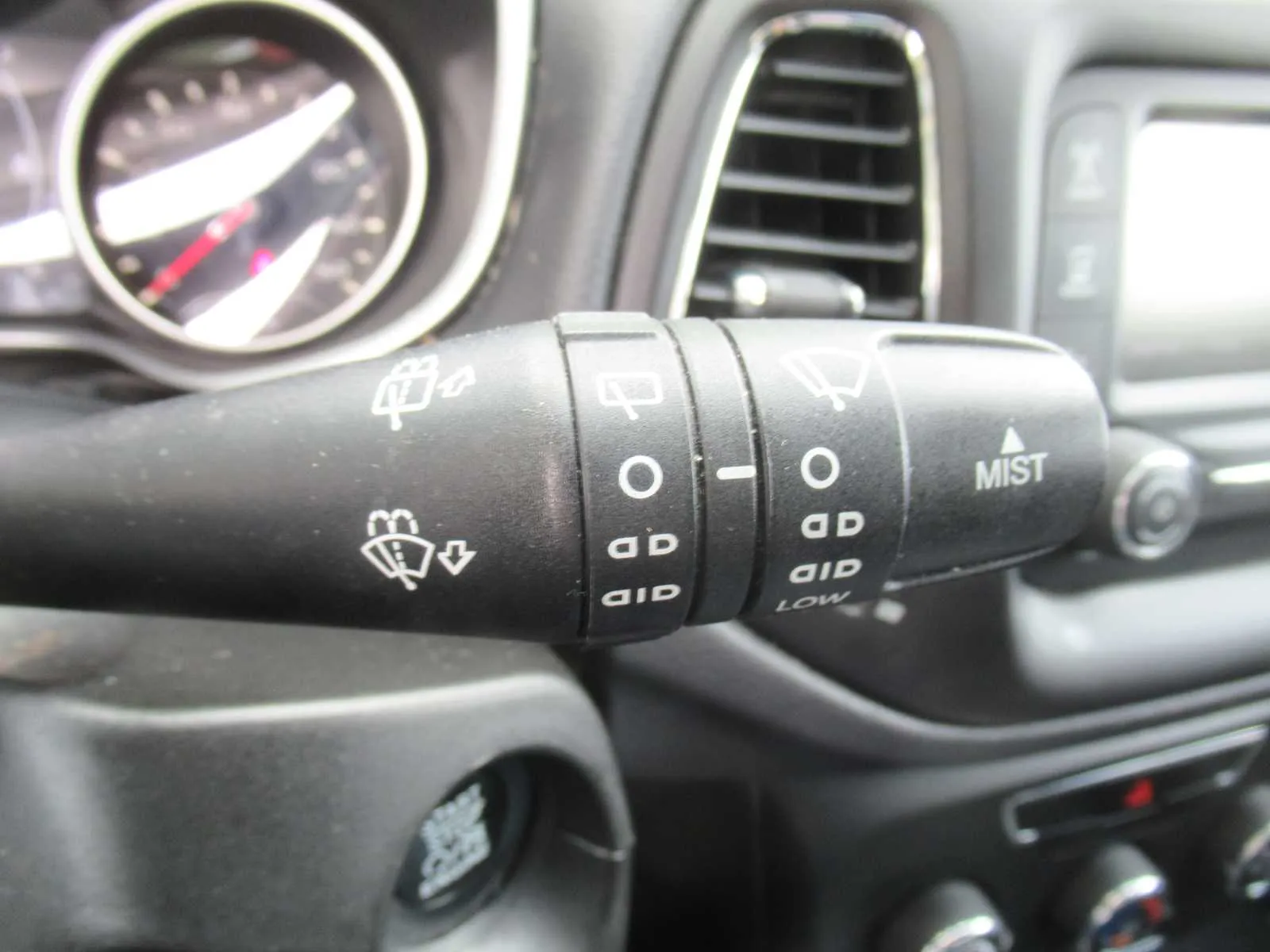 2018 Jeep Compass Latitude - Photo 19
