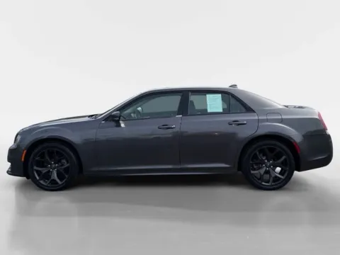 Photos of 2022 Chrysler 300 Touring L for sale in Jefferson City, TN at Farris Motor Company - Jefferson City