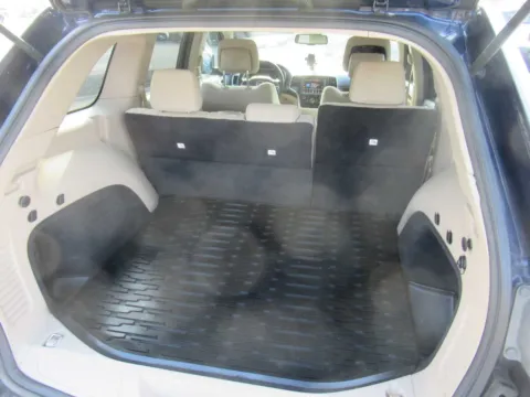 More photos of 2015 Jeep Grand Cherokee Laredo at Farris Motor Company - Jefferson City, TN
