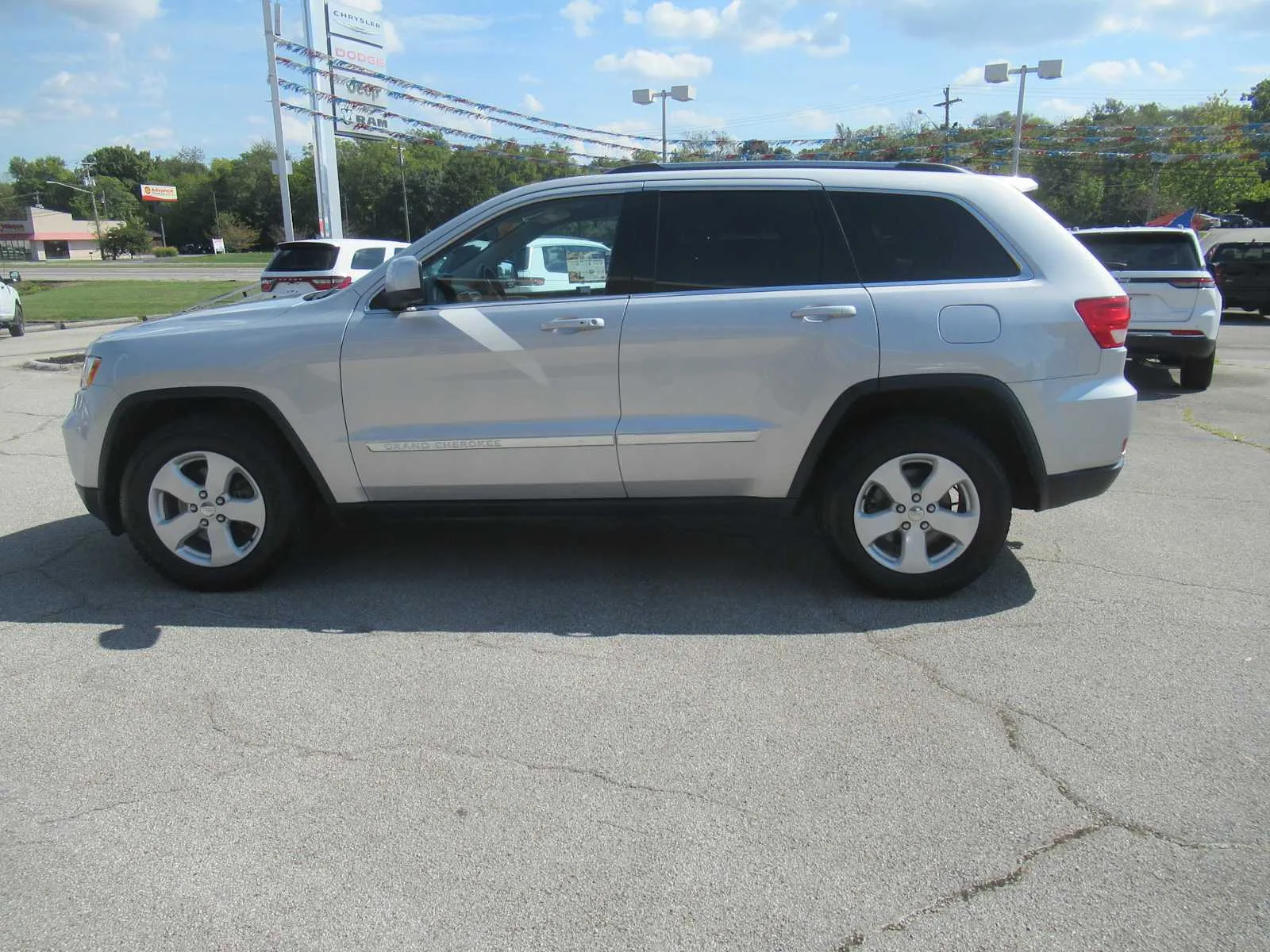 Used 2013 Jeep Grand Cherokee Laredo with VIN 1C4RJFAG2DC545107 for sale in Jefferson City, TN