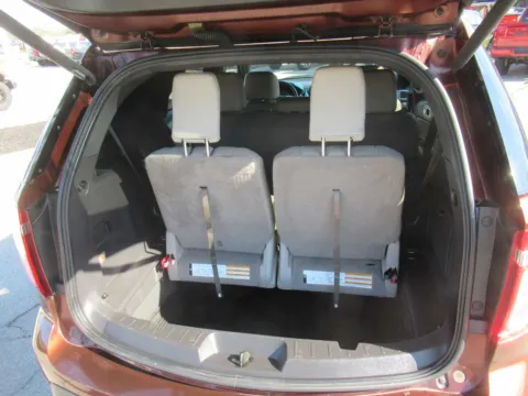 More photos of 2015 Ford Explorer XLT at Farris Motor Company - Jefferson City, TN