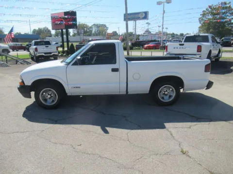 Photos of 1998 Chevrolet S-10 for sale in Jefferson City, TN at Farris Motor Company - Jefferson City