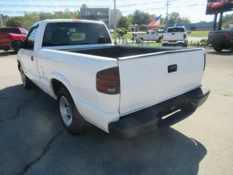 More photos of 1998 Chevrolet S-10 at Farris Motor Company - Jefferson City, TN
