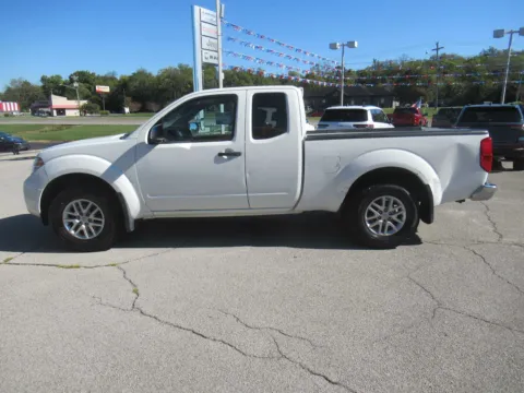 Photos of 2016 Nissan Frontier SV for sale in Jefferson City, TN at Farris Motor Company - Jefferson City
