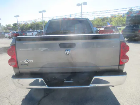 More photos of 2008 Dodge Ram 1500 SLT at Farris Motor Company - Jefferson City, TN