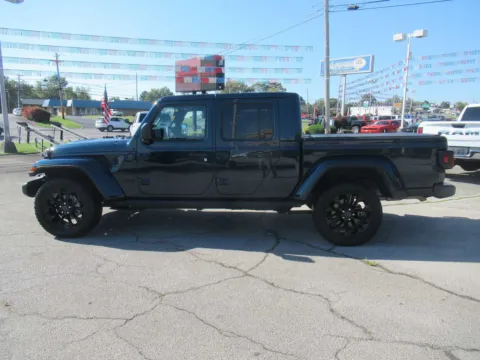 Photos of 2025 Jeep Gladiator Nighthawk for sale in Jefferson City, TN at Farris Motor Company - Jefferson City
