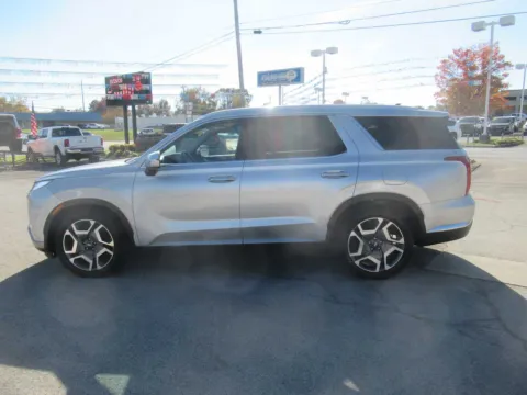 Photos of 2024 Hyundai Palisade Limited for sale in Jefferson City, TN at Farris Motor Company - Jefferson City
