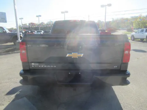 More photos of 2018 Chevrolet Silverado 1500 LT at Farris Motor Company - Jefferson City, TN