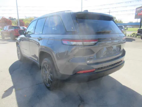 Another view of 2027 Jeep Grand Cherokee Laredo X for sale in Jefferson City, TN at Farris Motor Company - Jefferson City