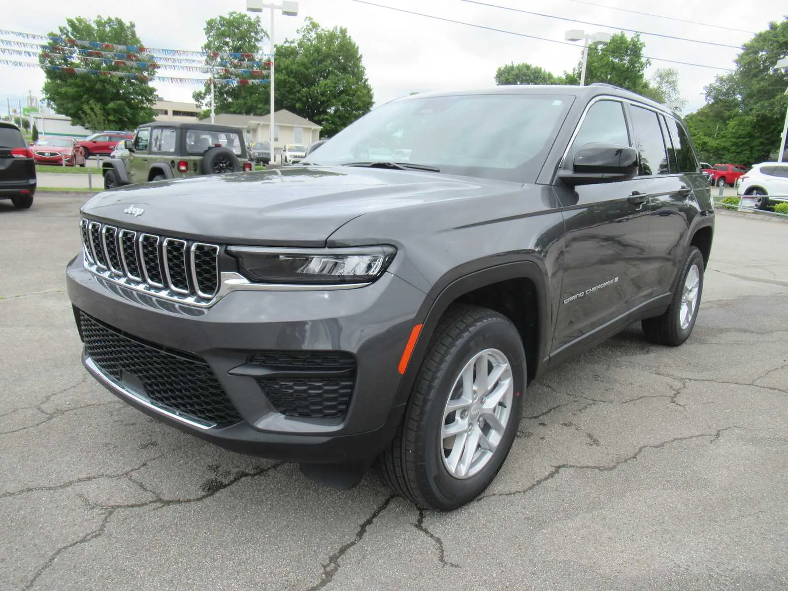 2025 Jeep Grand Cherokee Laredo X