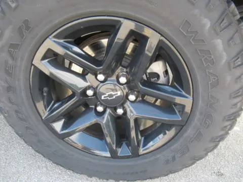 More photos of 2021 Chevrolet Silverado 1500 LT Trail Boss at Farris Motor - Jefferson City, TN