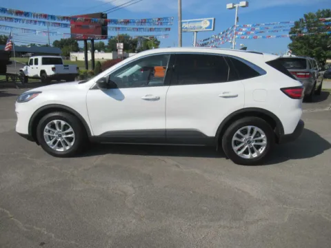 Photos of 2022 Ford Escape SE for sale in Jefferson City, TN at Farris Motor - Jefferson City
