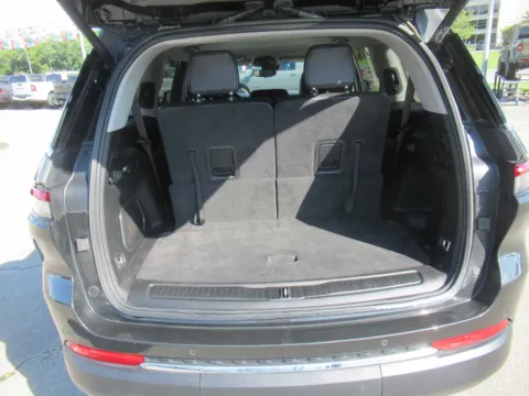 More photos of 2021 Jeep Grand Cherokee L Limited at Farris Motor - Jefferson City, TN