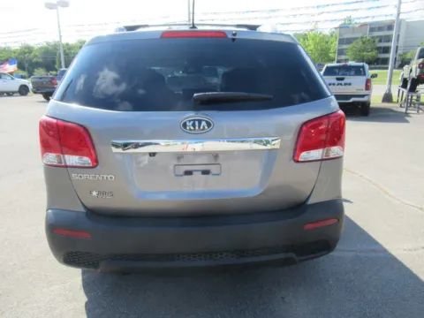 More photos of 2012 Kia Sorento LX at Farris Motor - Jefferson City, TN