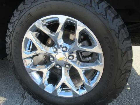 More photos of 2021 Chevrolet Silverado 1500 LT at Farris Motor - Jefferson City, TN