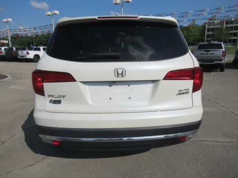 More photos of 2016 Honda Pilot Elite at Farris Motor - Jefferson City, TN