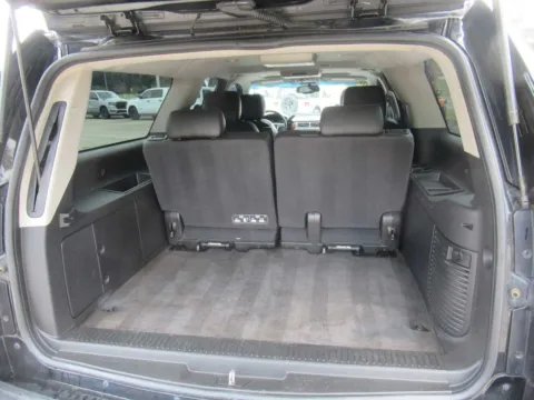 More photos of 2014 GMC Yukon XL SLT at Farris Motor - Jefferson City, TN