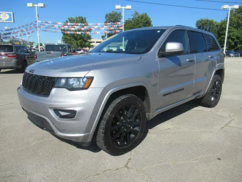 Silver 2021 Jeep Grand Cherokee Laredo X for sale in Jefferson City, TN