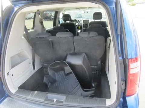 More photos of 2010 Dodge Grand Caravan SE at Farris Motor - Jefferson City, TN
