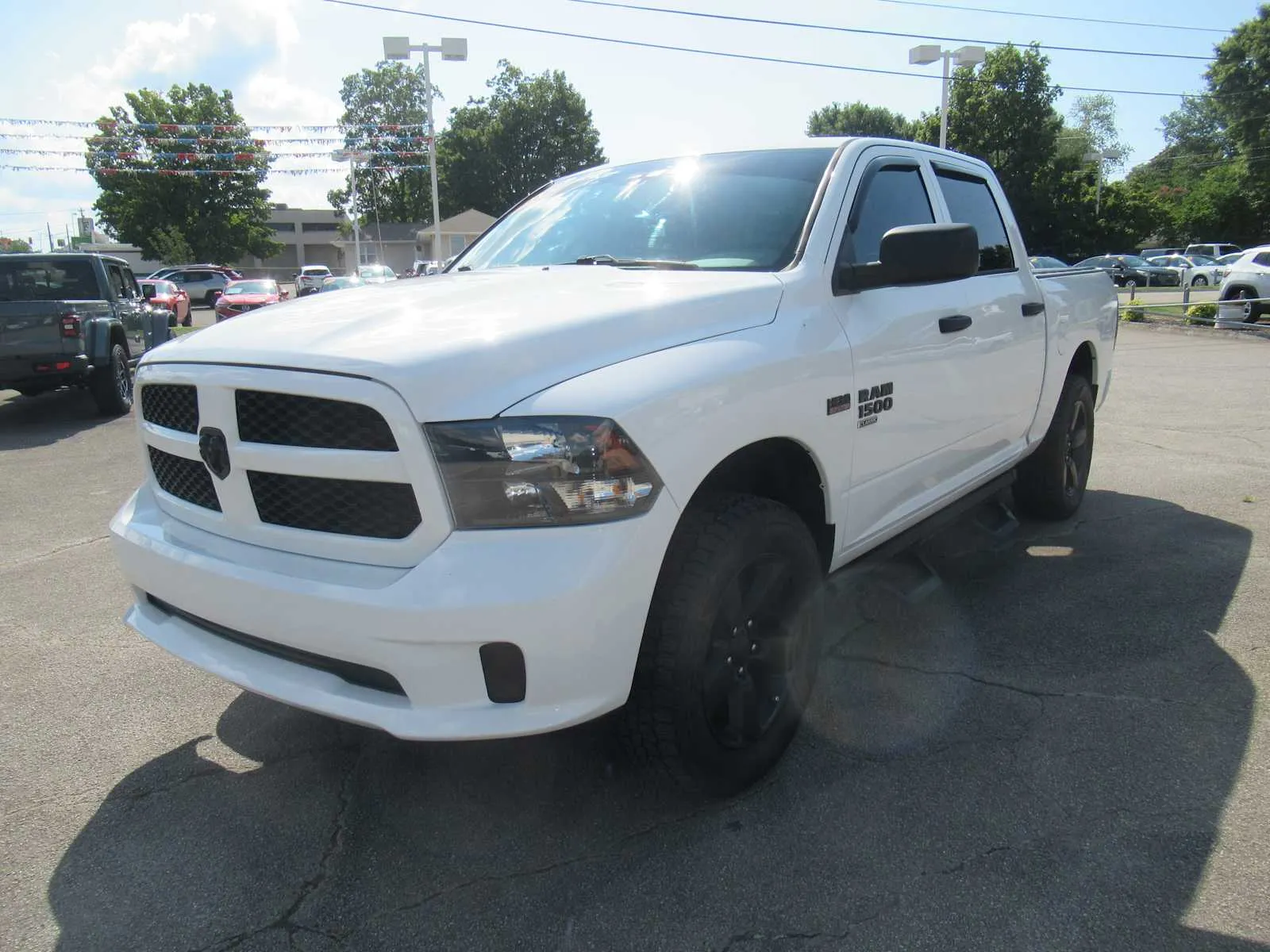 White 2019 Ram 1500 Classic Express for sale in Jefferson City, TN