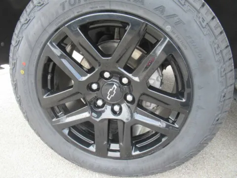 More photos of 2022 Chevrolet Silverado 1500 Custom Trail Boss at Farris Motor - Jefferson City, TN