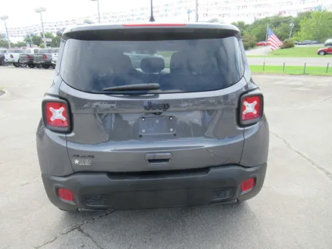 More photos of 2022 Jeep Renegade Altitude at Farris Motor - Jefferson City, TN