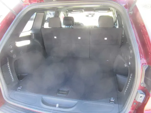 More photos of 2021 Jeep Grand Cherokee Laredo E at Farris Motor - Jefferson City, TN