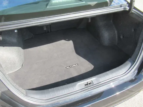 More photos of 2023 Nissan Altima 2.5 SV at Farris Motor - Jefferson City, TN