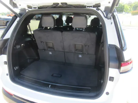 More photos of 2025 Jeep Grand Cherokee L Altitude X at Farris Motor - Jefferson City, TN