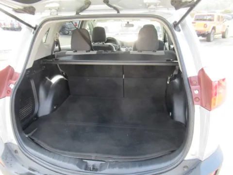 More photos of 2014 Toyota RAV4 LE at Farris Motor - Jefferson City, TN