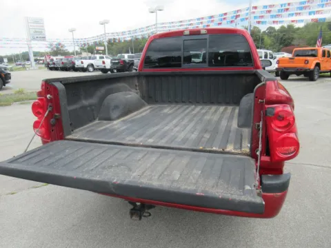 More photos of 2007 Dodge Dakota SLT at Farris Motor - Jefferson City, TN