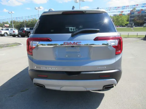 More photos of 2023 GMC Acadia SLT at Farris Motor - Jefferson City, TN