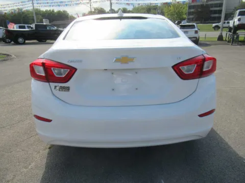 More photos of 2018 Chevrolet Cruze LT at Farris Motor - Jefferson City, TN