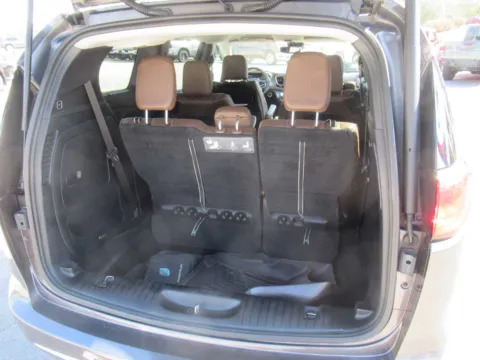 More photos of 2019 Chrysler Pacifica Hybrid Limited at Farris Motor - Jefferson City, TN