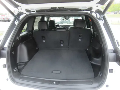 More photos of 2025 Jeep Grand Cherokee Altitude X at Farris Motor - Jefferson City, TN