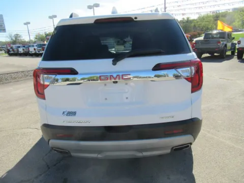 More photos of 2023 GMC Acadia SLT at Farris Motor - Jefferson City, TN
