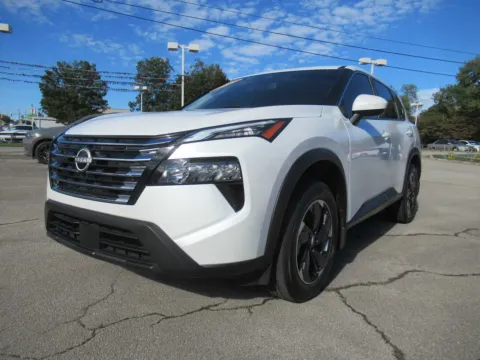White 2024 Nissan Rogue SV for sale in Jefferson City, TN