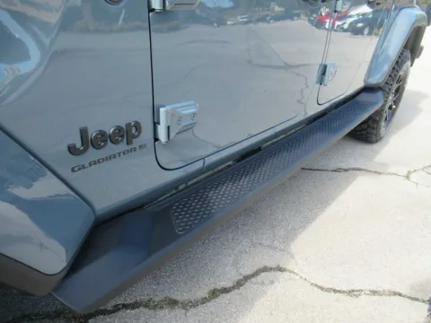 Photos of 2025 Jeep Gladiator High Tide for sale in Jefferson City, TN at Farris Motor - Jefferson City
