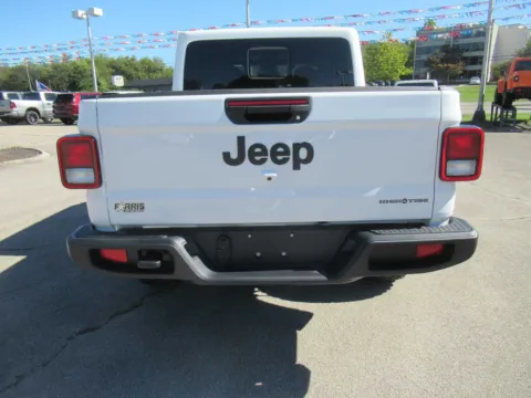 More photos of 2025 Jeep Gladiator High Tide at Farris Motor - Jefferson City, TN
