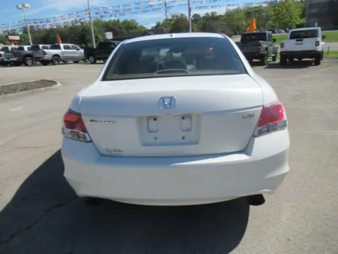 More photos of 2010 Honda Accord EX-L at Farris Motor - Jefferson City, TN