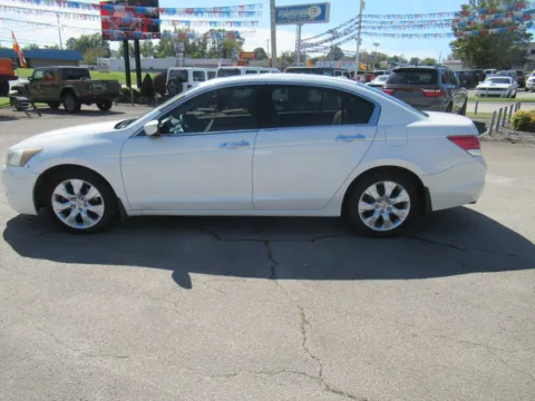 Photos of 2010 Honda Accord EX-L for sale in Jefferson City, TN at Farris Motor - Jefferson City