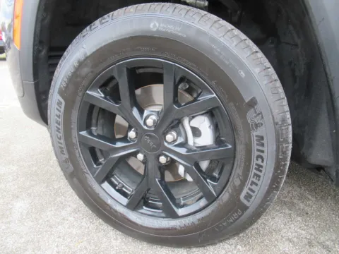 Another view of 2025 Jeep Grand Cherokee Altitude X for sale in Jefferson City, TN at Farris Motor - Jefferson City