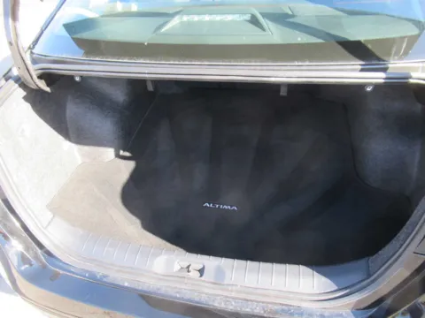 More photos of 2023 Nissan Altima 2.5 SV at Farris Motor - Jefferson City, TN