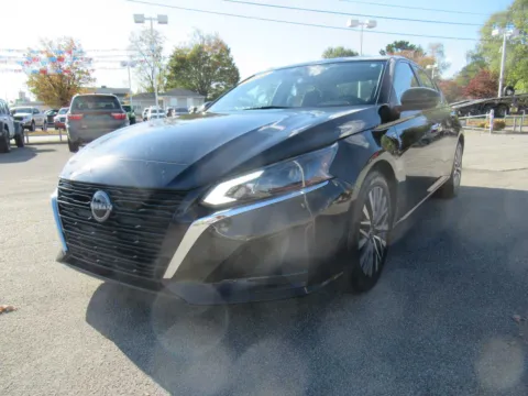 Black 2023 Nissan Altima 2.5 SV for sale in Jefferson City, TN